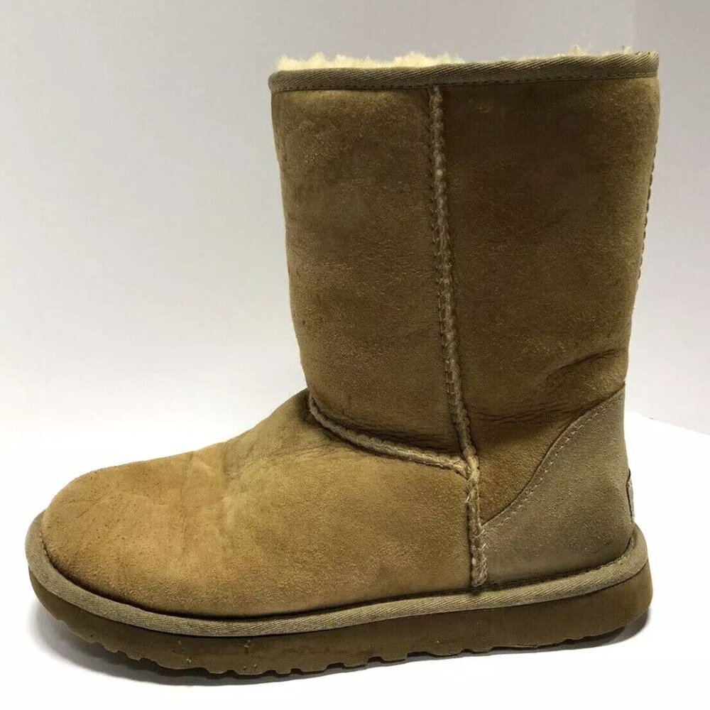 UGG Women's Classic Short II Boot Sand Size 8 M
